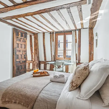 Bnbnova - Chic 1br Steps From The Louvre & Palais Royal & Opera * Paris